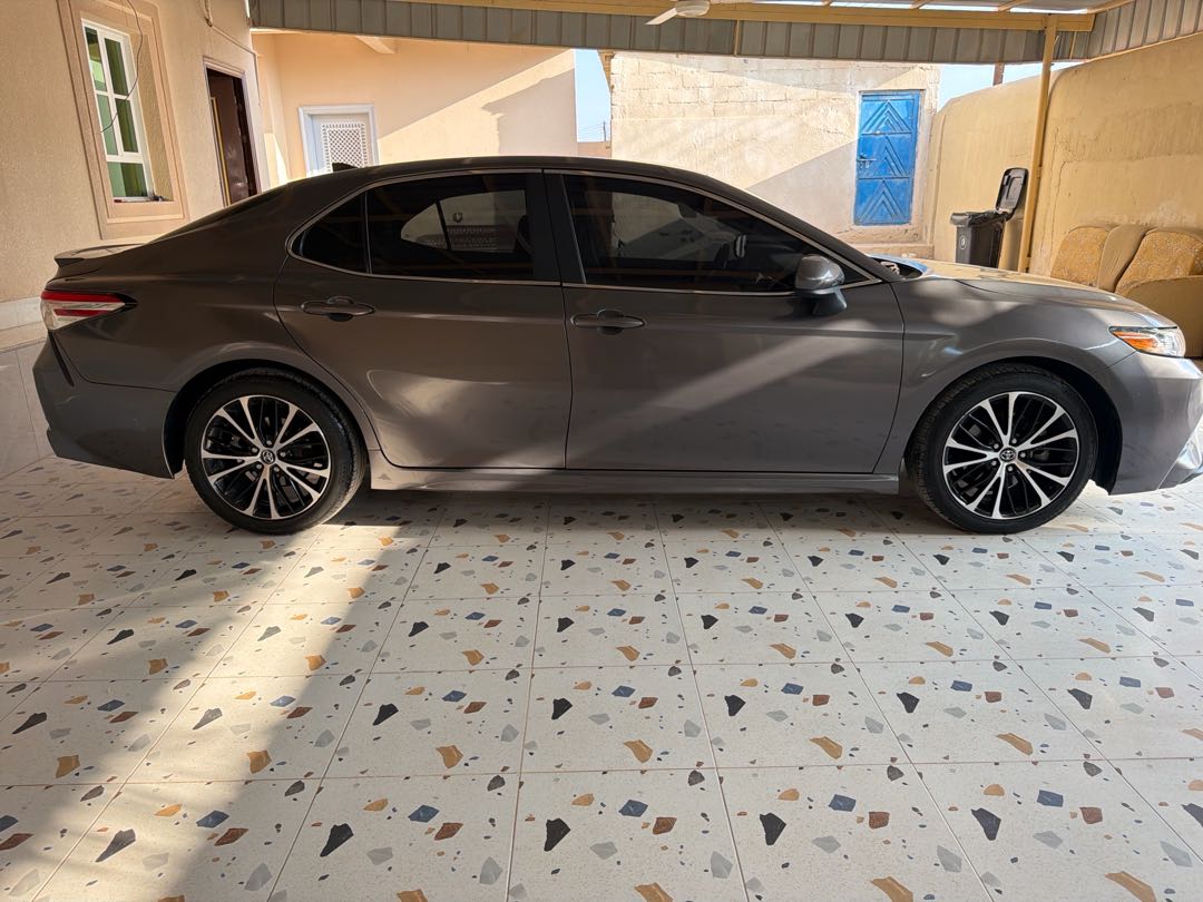 Car Image 2020 TOYOTA CAMRY SE