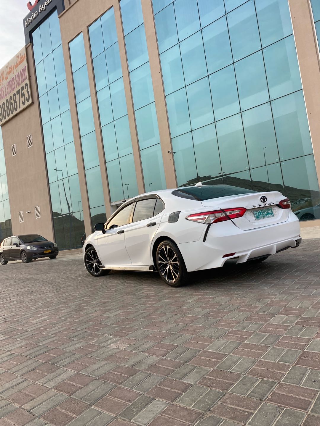 Car Image 2020 TOYOTA CAMRY SE