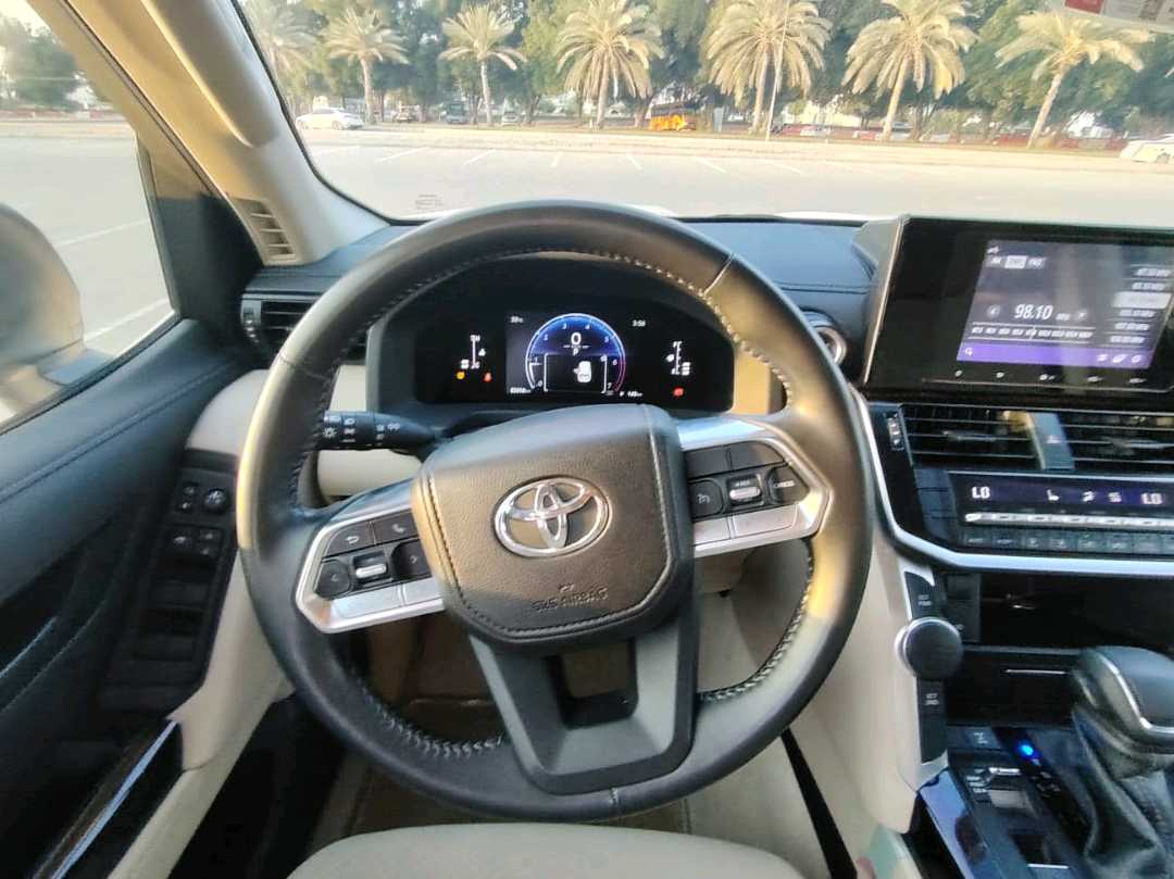 Car Image 2025 TOYOTA LAND CRUISER GX