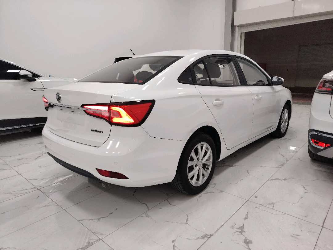 Car Image 2023 MG 5 Standard