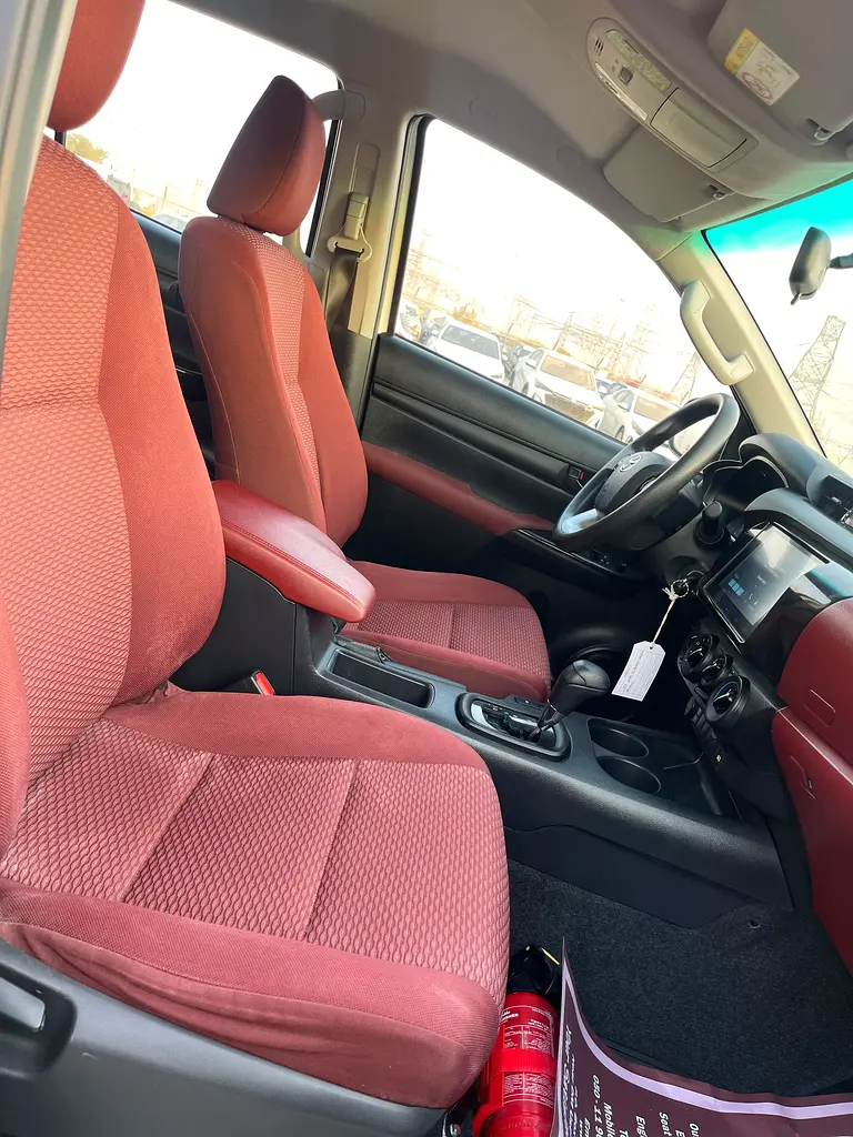 Car Image 2025 TOYOTA HILUX Double Cab DLX