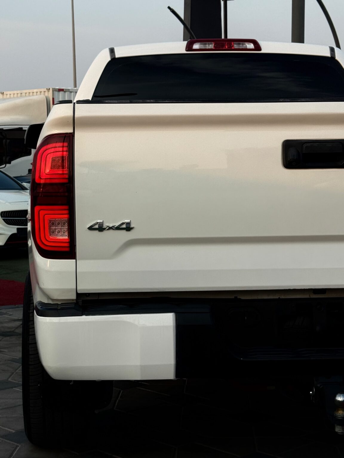 Car Image 2014 TOYOTA TUNDRA SR5