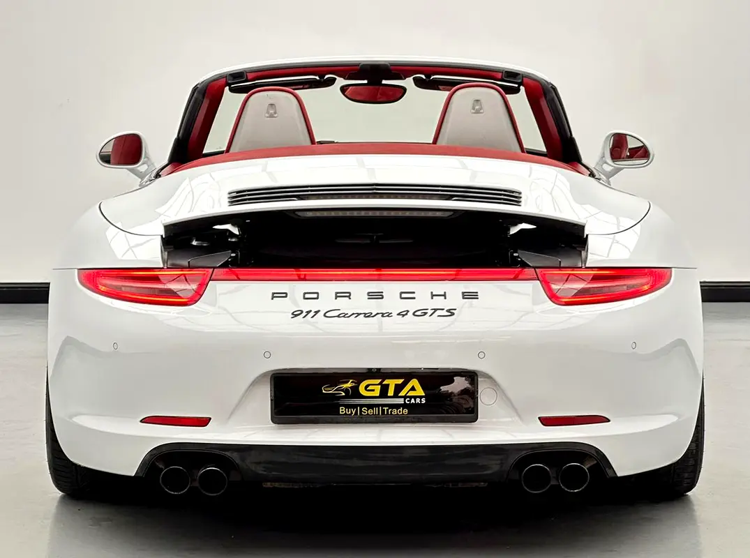 Car Image 2015 PORSCHE 911 Carrera 4 GTS