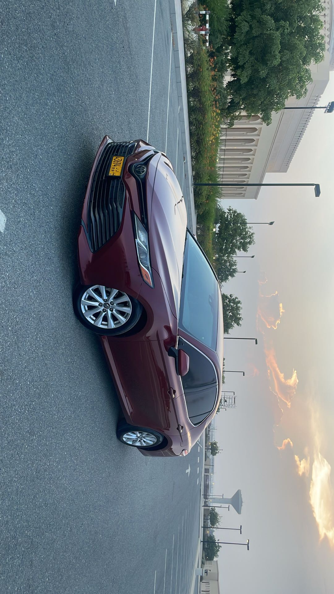 Car Image 2018 TOYOTA CAMRY LE