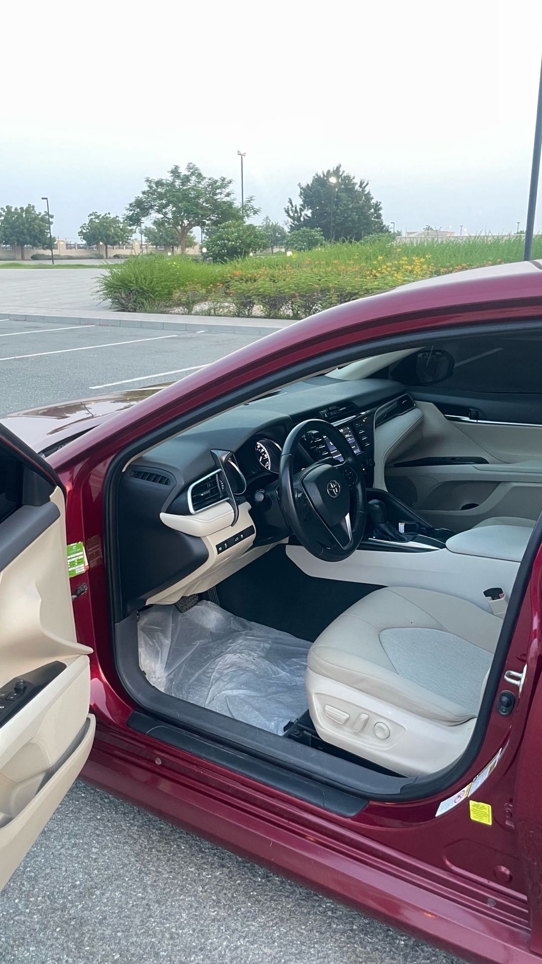 Car Image 2018 TOYOTA CAMRY LE