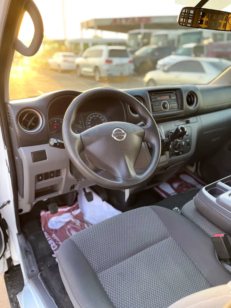 Car Image 2020 NISSAN URVAN NV350