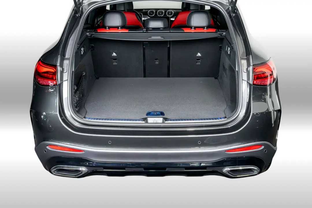 Car Image 2025 MERCEDES GLC CLASS 