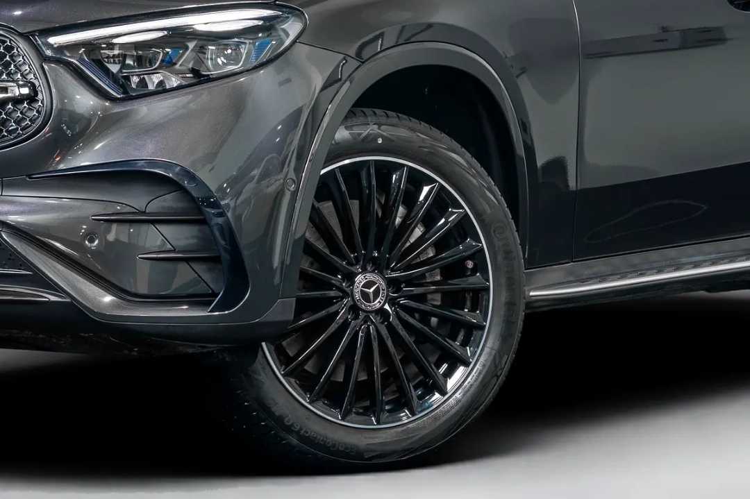 Car Image 2025 MERCEDES GLC CLASS 