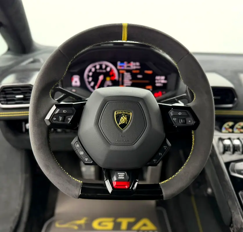 Car Image 2018 LAMBORGHINI HURACAN LP 640-4 Performante