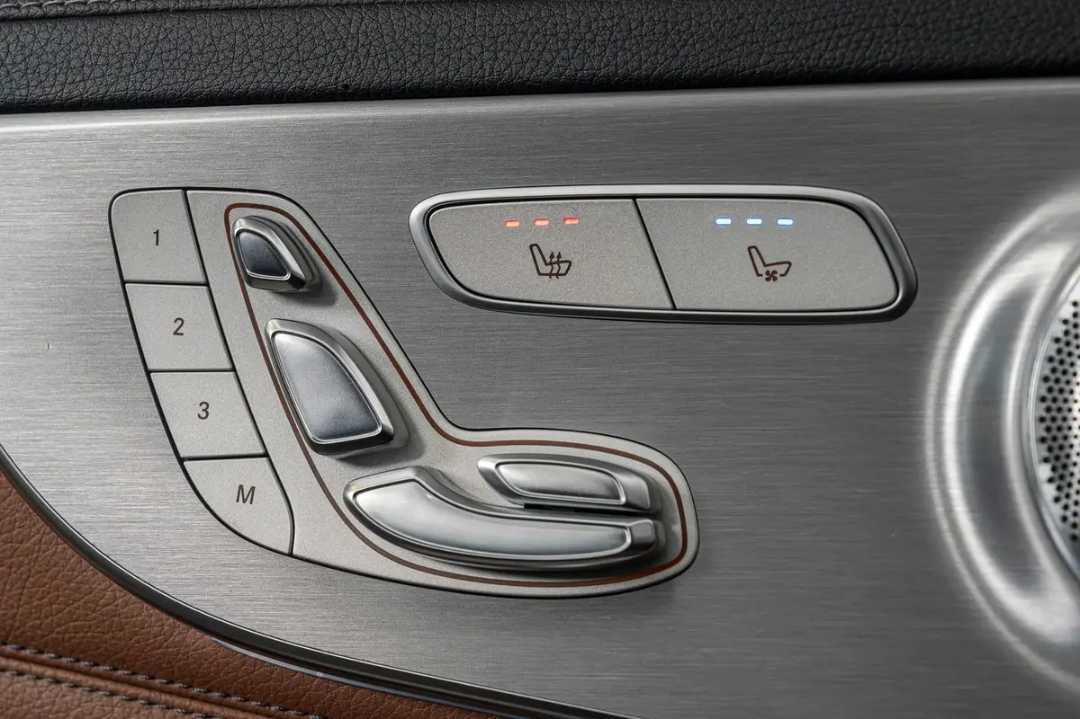 Car Image 2017 MERCEDES C Class 43