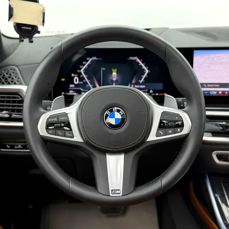 Car Image 2026 BMW X7 40