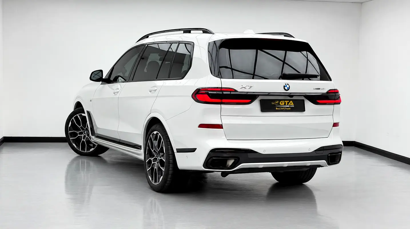 Car Image 2026 BMW X7 40