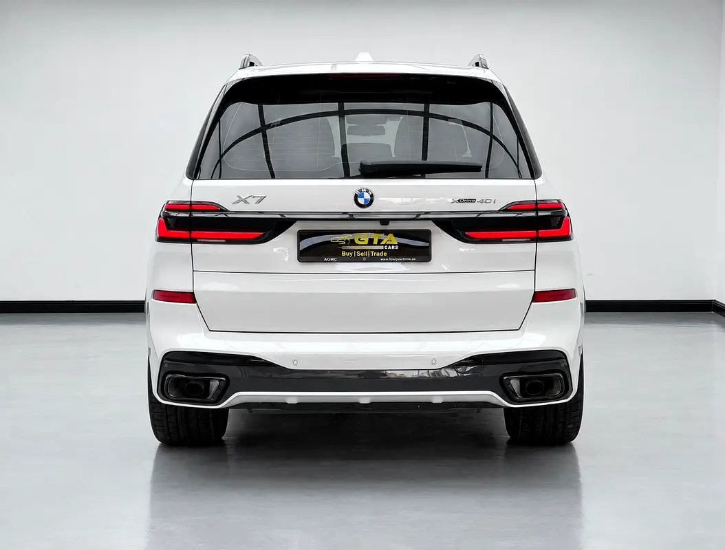 Car Image 2026 BMW X7 40