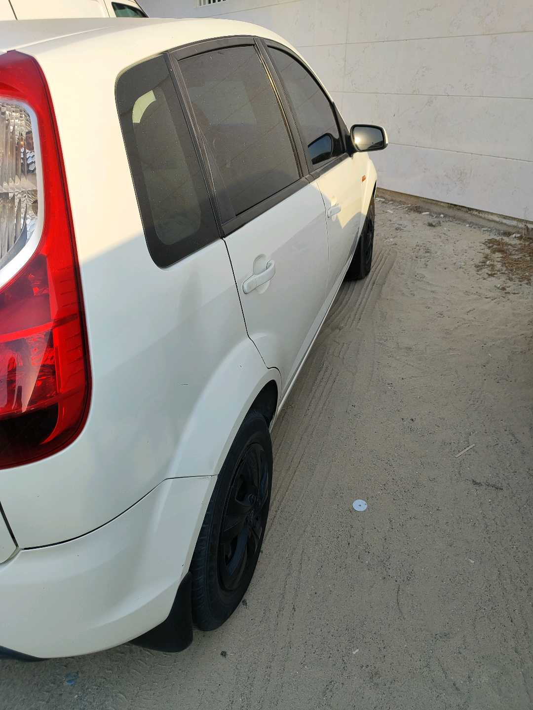 Car Image 2011 FORD FIGO 