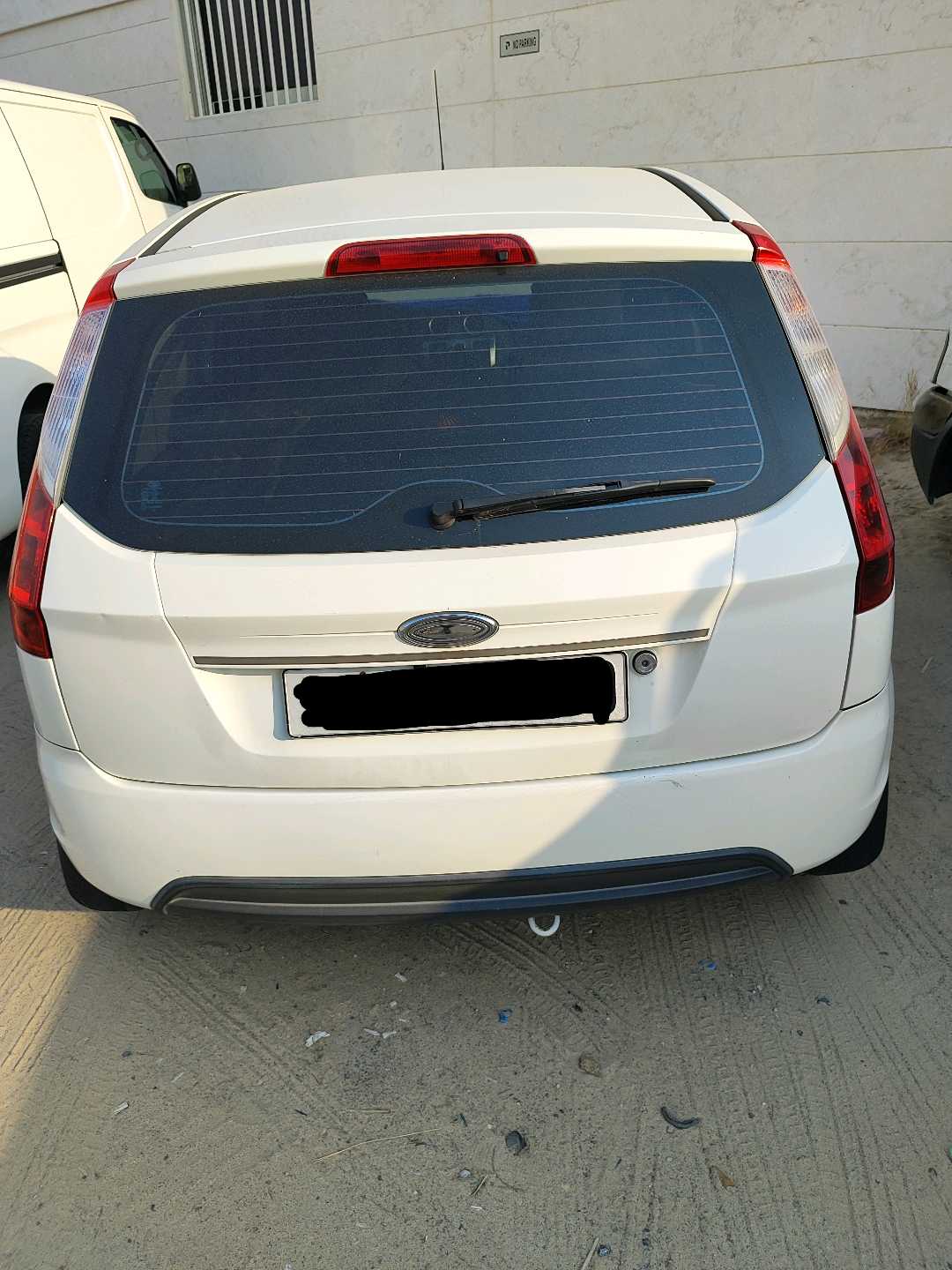 Car Image 2011 FORD FIGO 