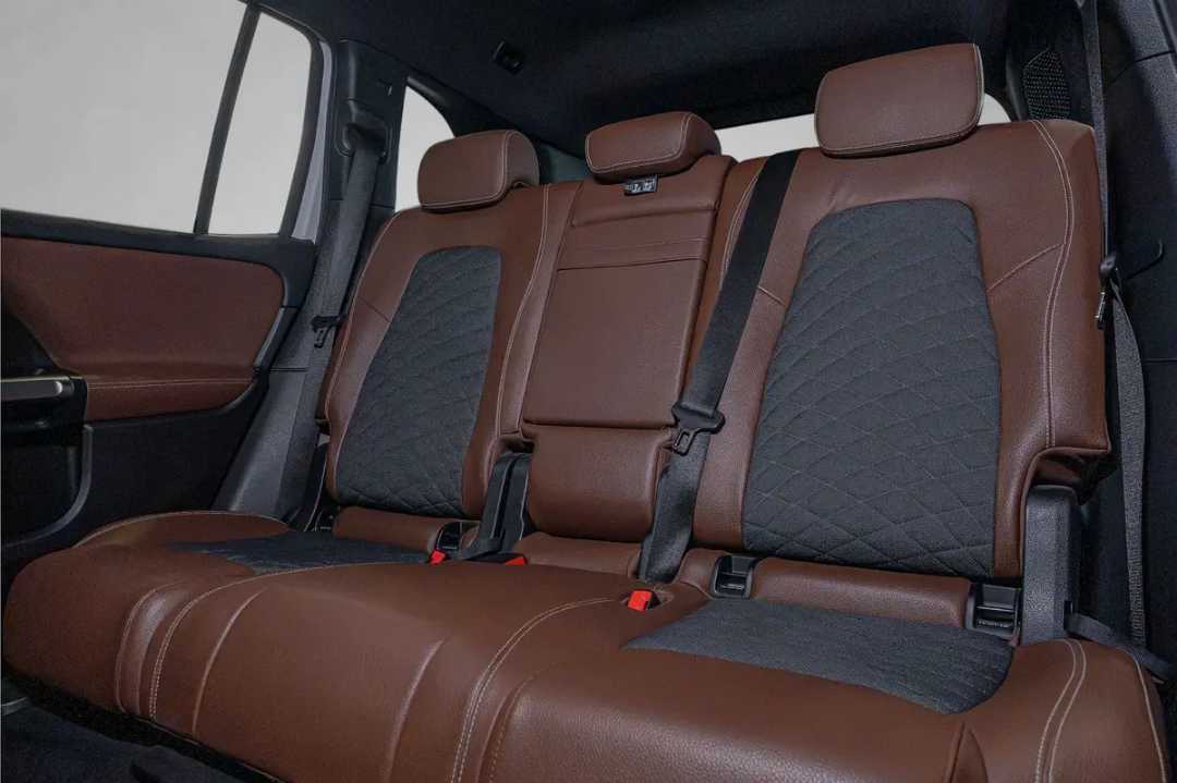 Car Image 2020 MERCEDES GLB CLASS 