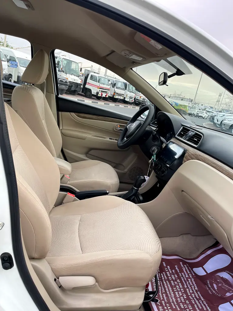 Car Image 2023 SUZUKI CIAZ Delta