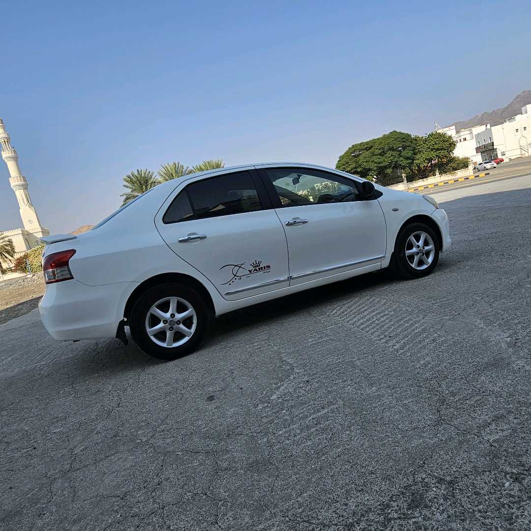 Car Image 2008 TOYOTA YARIS 1.5