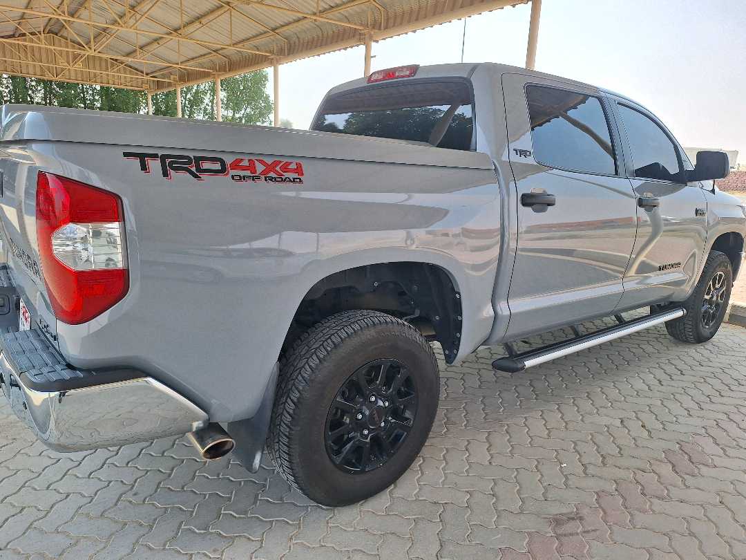 Car Image 2018 TOYOTA TUNDRA SR5