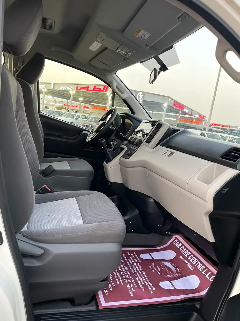 Car Image 2020 TOYOTA Hiace GL