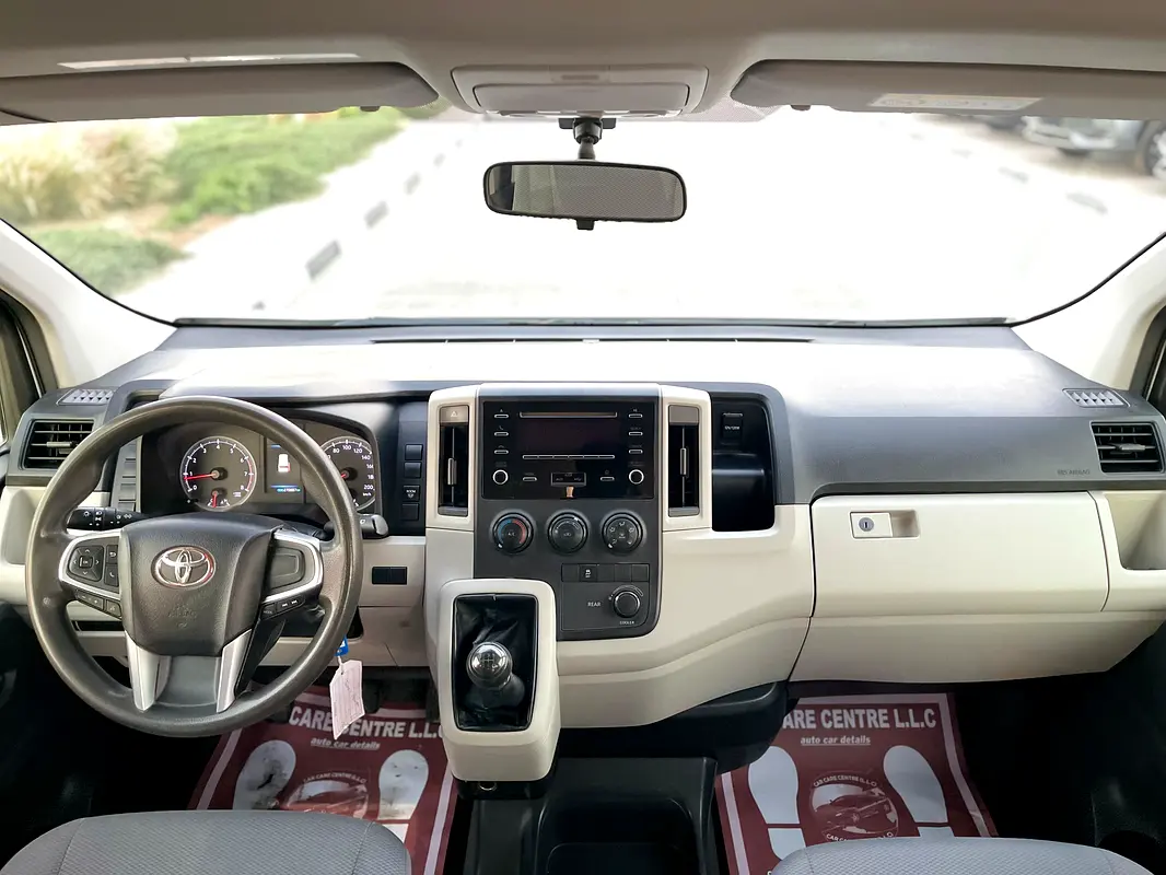 Car Image 2020 TOYOTA Hiace GL