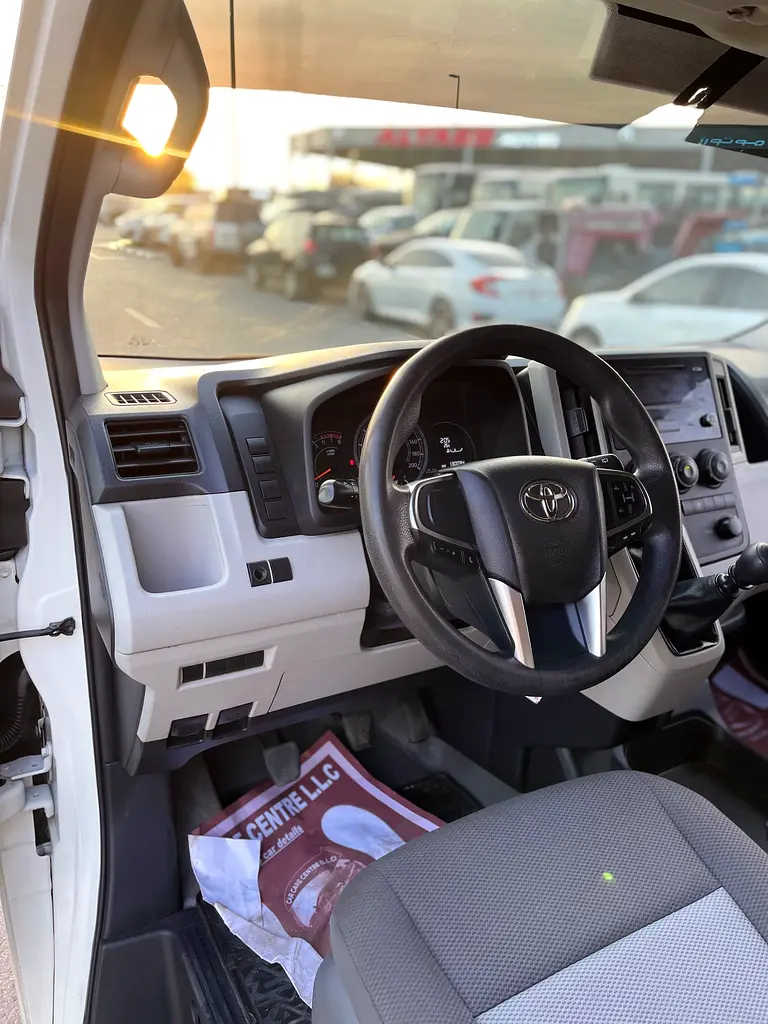 Car Image 2022 TOYOTA Hiace GLS