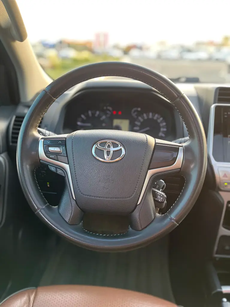 Car Image 2019 TOYOTA Prado VX.R