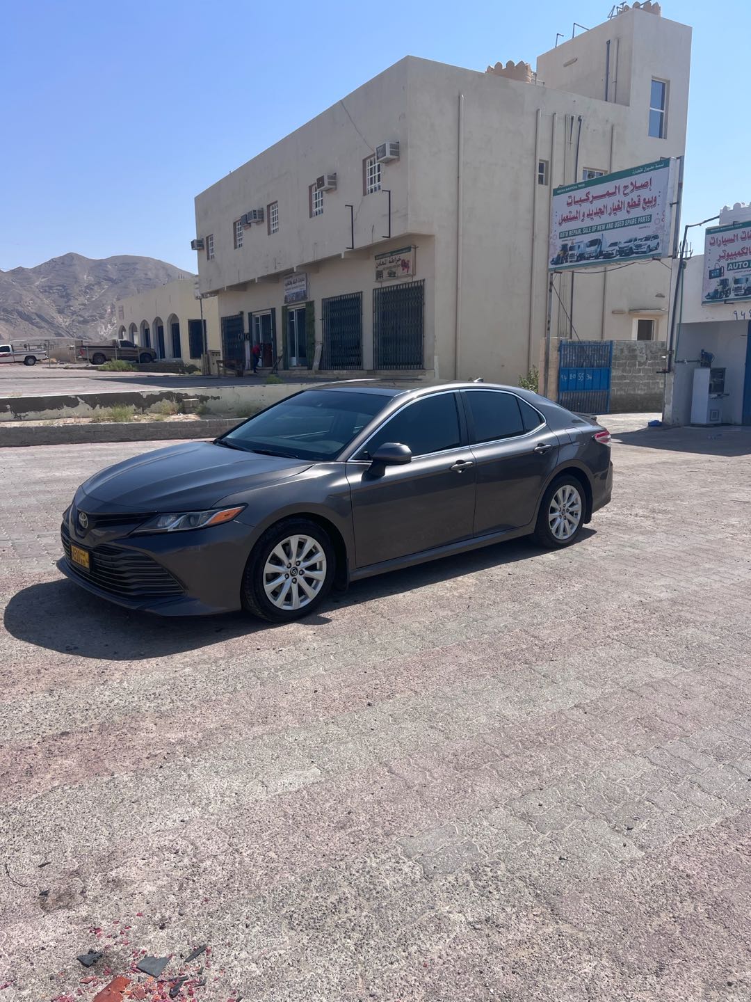 Car Image 2019 TOYOTA CAMRY LE