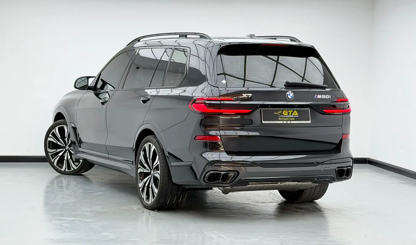 Car Image 2024 BMW X7 M60