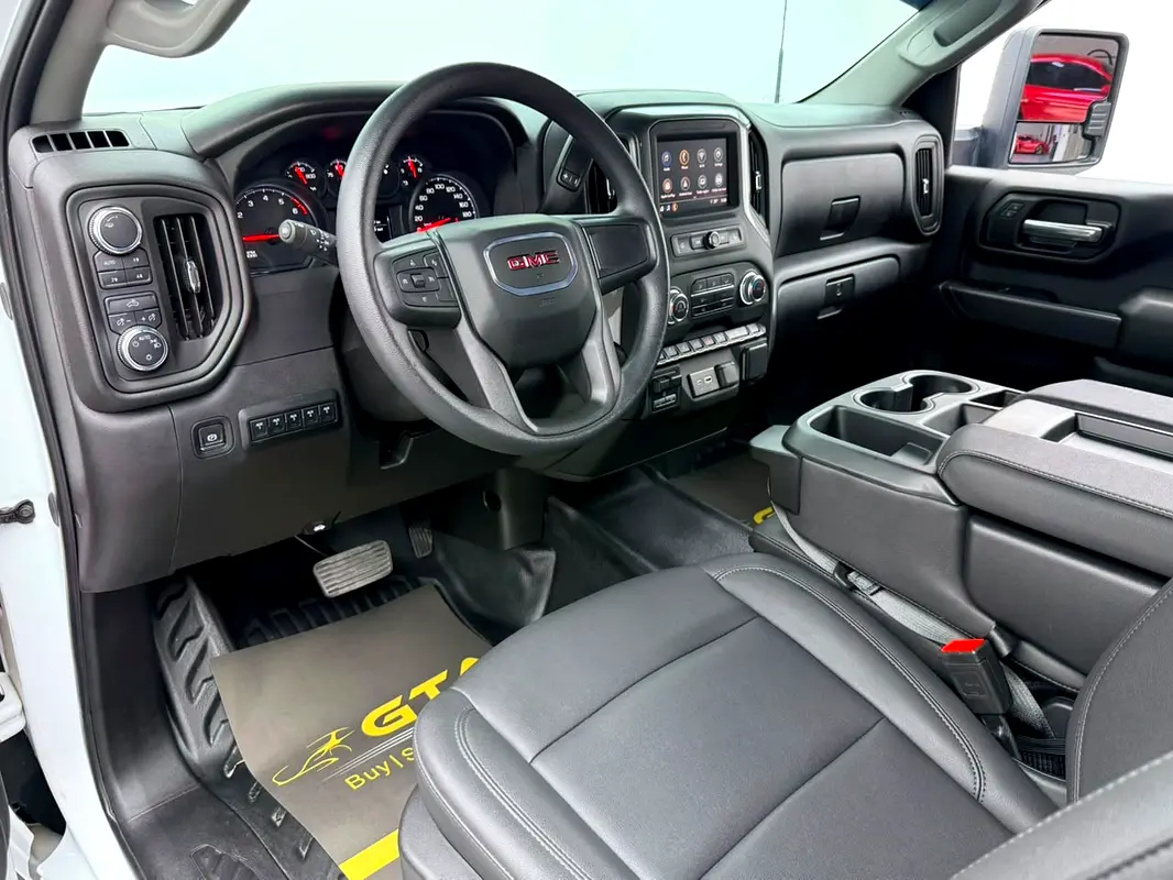 Car Image 2025 GMC SIERRA 3500HD