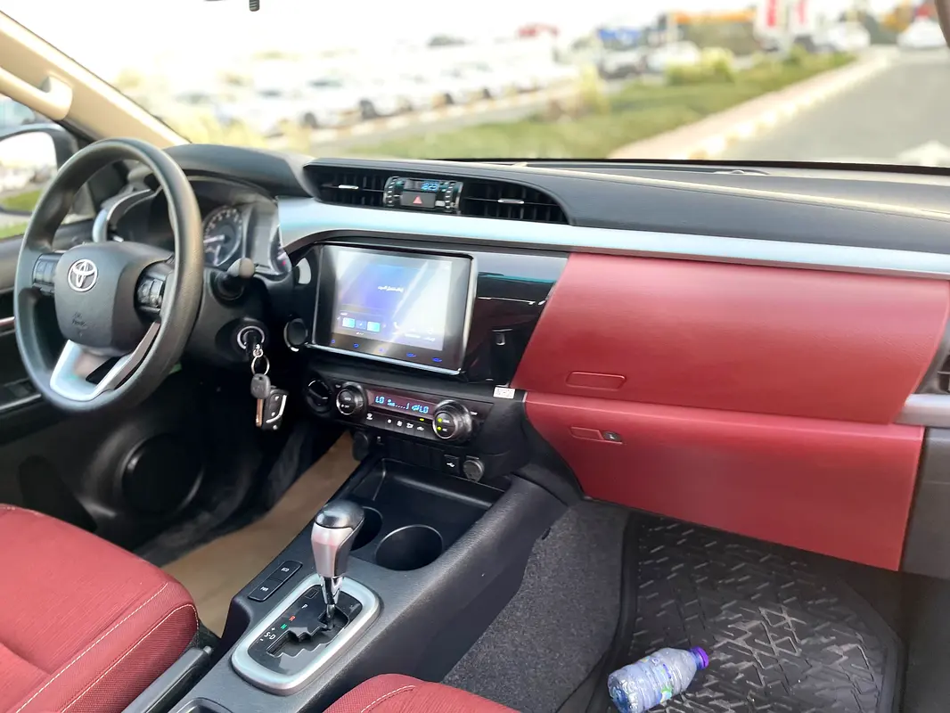 Car Image 2025 TOYOTA HILUX SR5