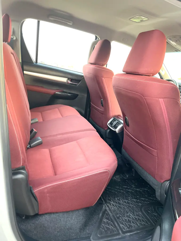 Car Image 2025 TOYOTA HILUX SR5