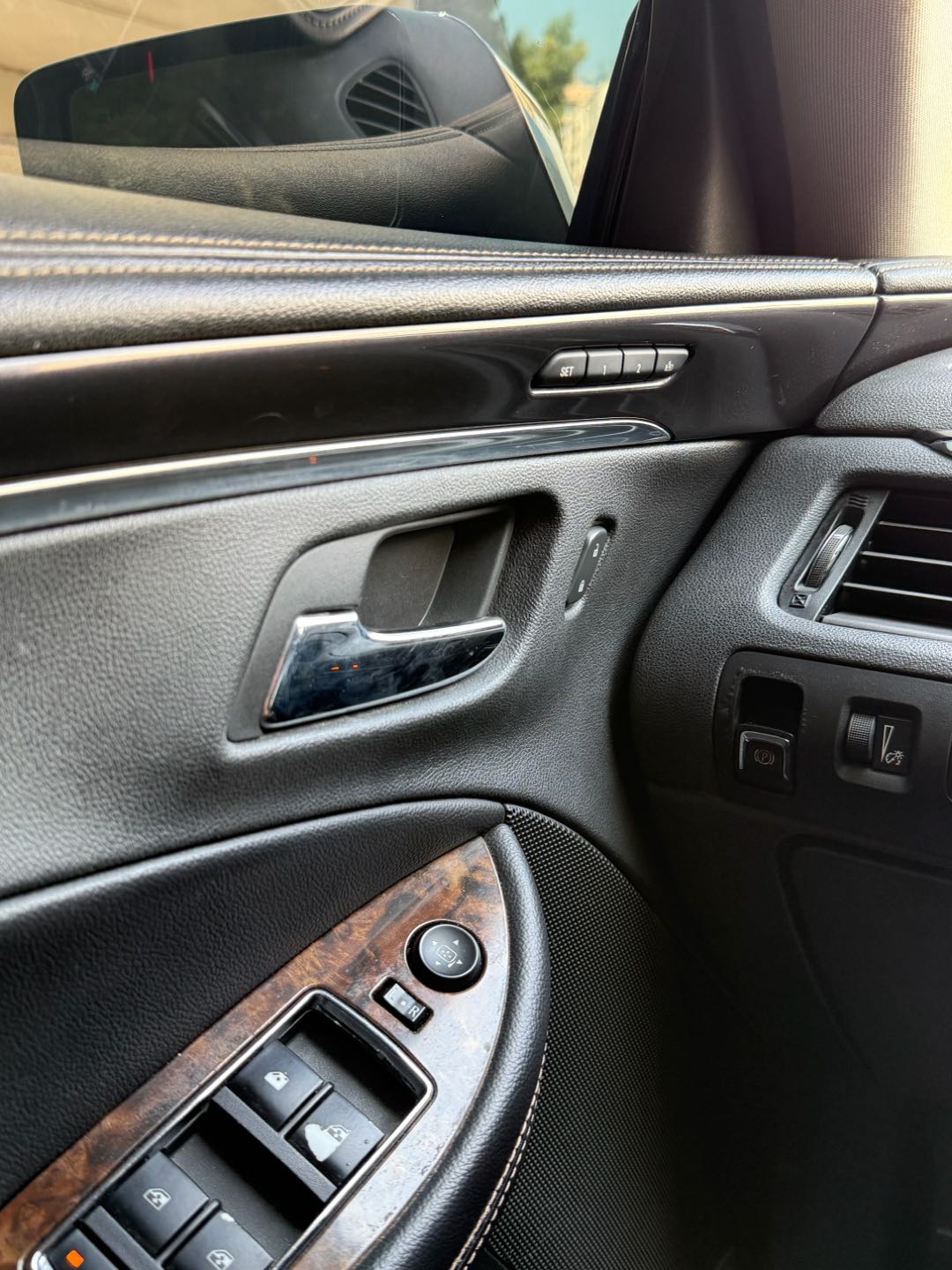 Car Image 2015 CHEVROLET IMPALA LTZ