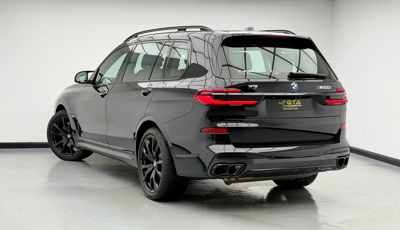Car Image 2024 BMW X7 M60