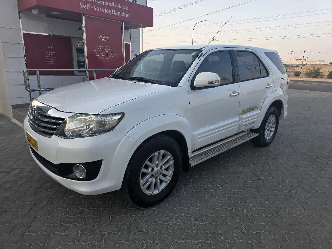Car Image 2013 TOYOTA FORTUNER GXR