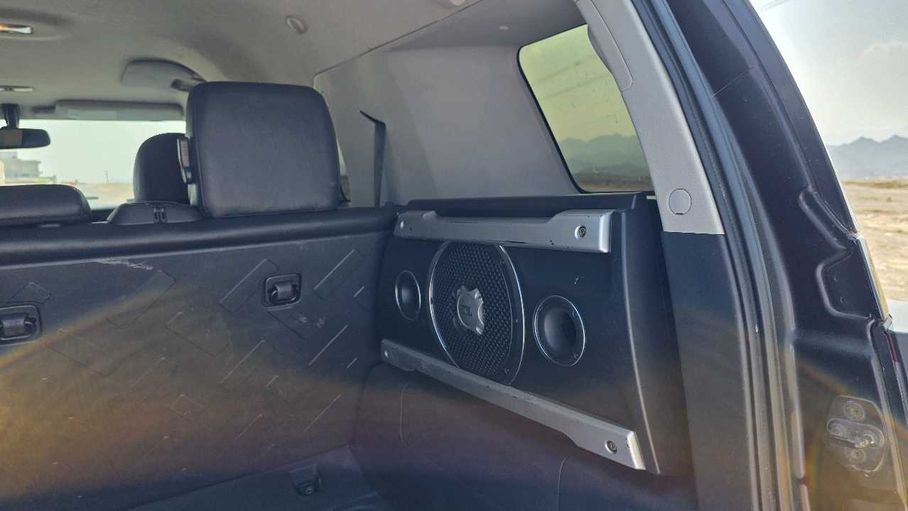 Car Image 2013 TOYOTA FJ CRUISER 