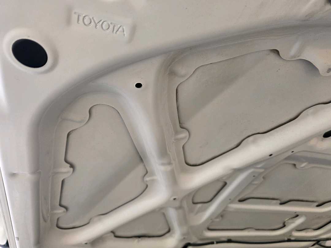 Car Image 2015 TOYOTA FORTUNER SR5