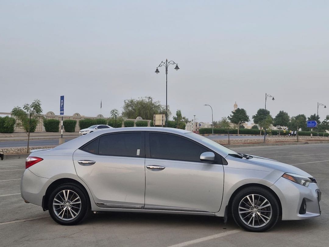 Car Image 2015 TOYOTA COROLLA L