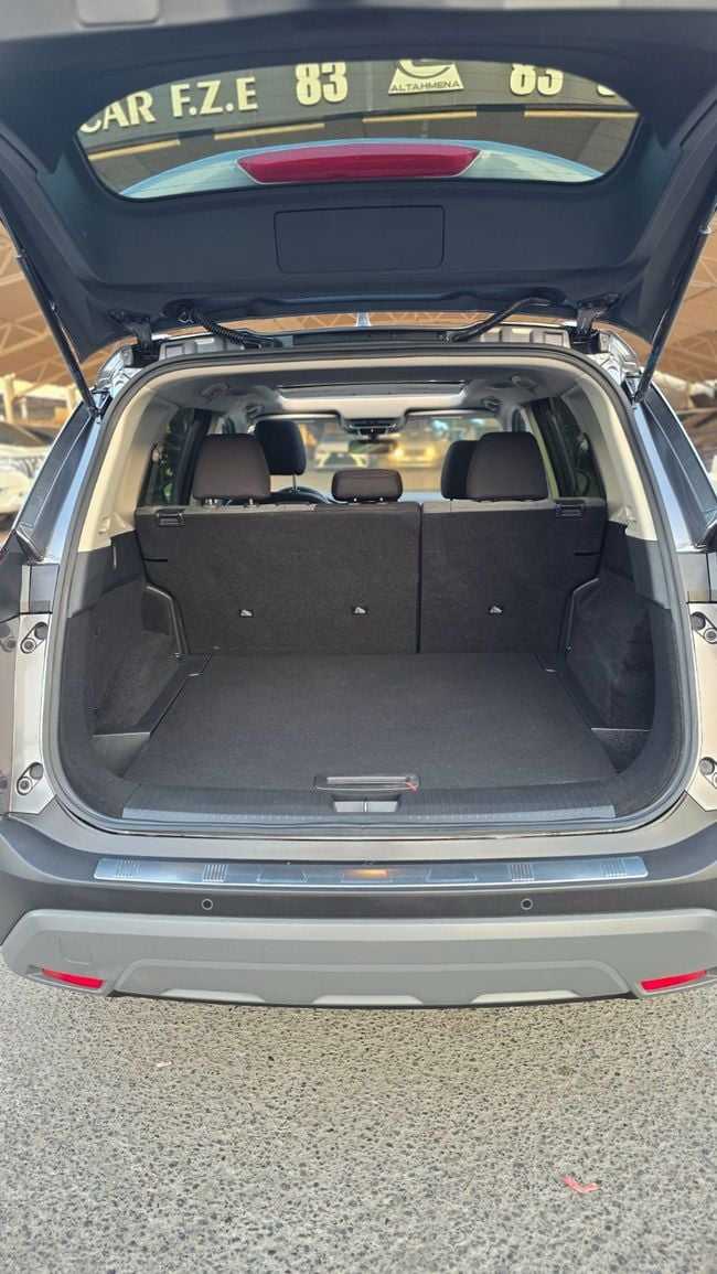 Car Image 2023 NISSAN ROGUE Platinum