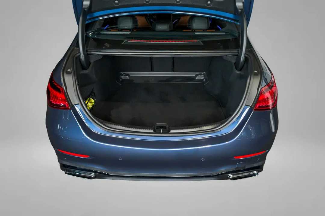 Car Image 2025 MERCEDES C Class 200