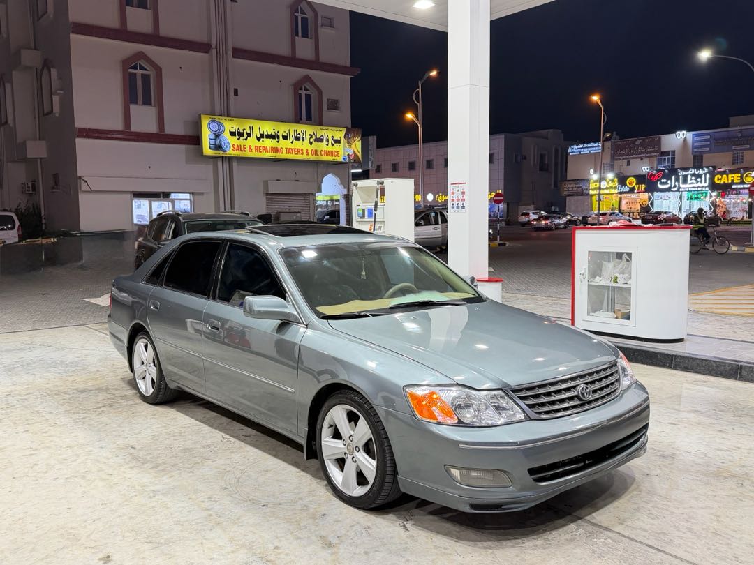 Car Image 2002 TOYOTA AVALON XLS