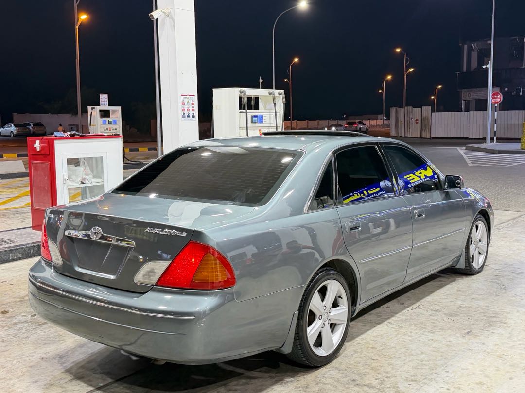 Car Image 2002 TOYOTA AVALON XLS