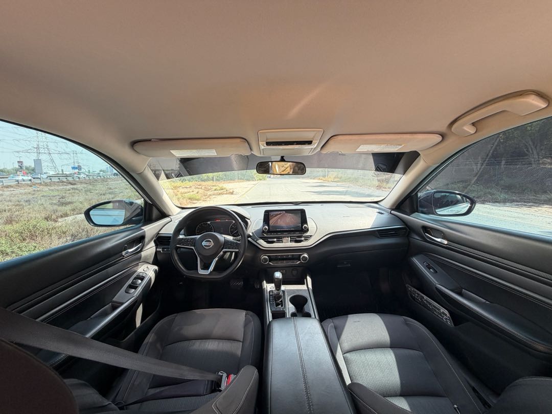 Car Image 2020 NISSAN ALTIMA SV