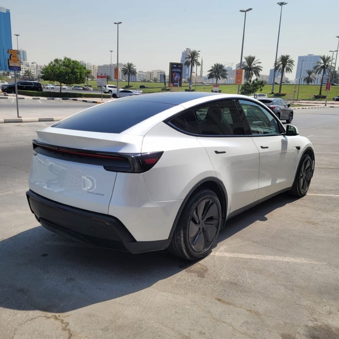 Car Image 2026 TESLA Model Y Long Range