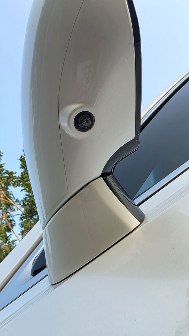 Car Image 2019 LEXUS ES 300h