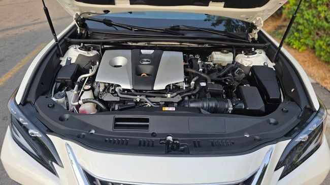 Car Image 2019 LEXUS ES 300h