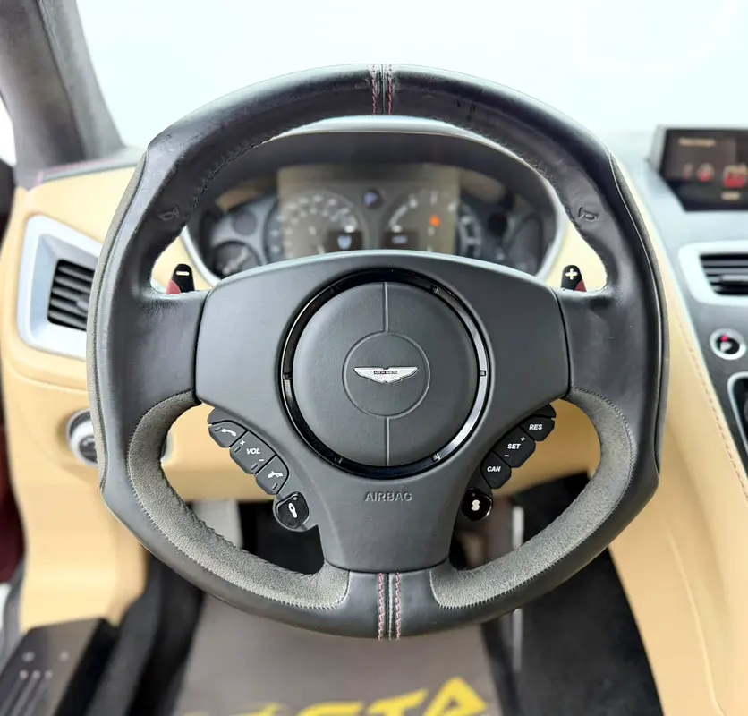 Car Image 2015 ASTON MARTIN Vanquish 