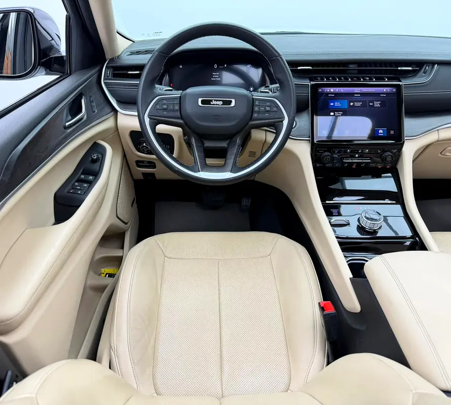 Car Image 2022 JEEP CHEROKEE Limited