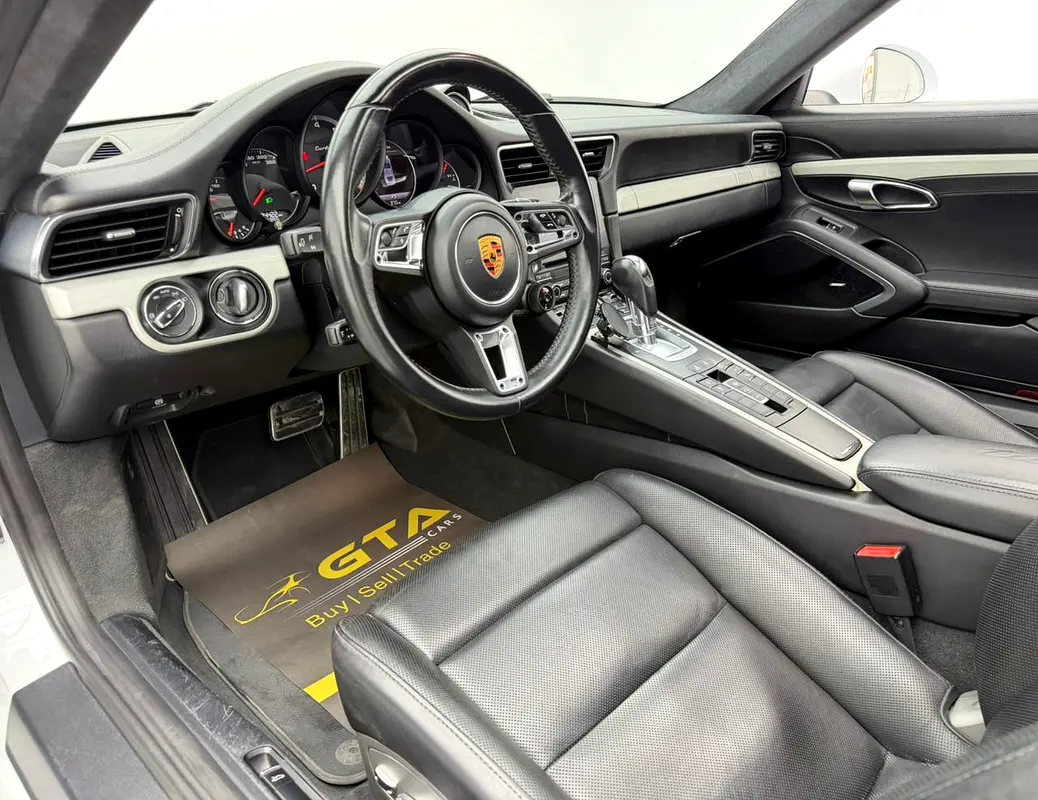 Car Image 2018 PORSCHE 911 Turbo
