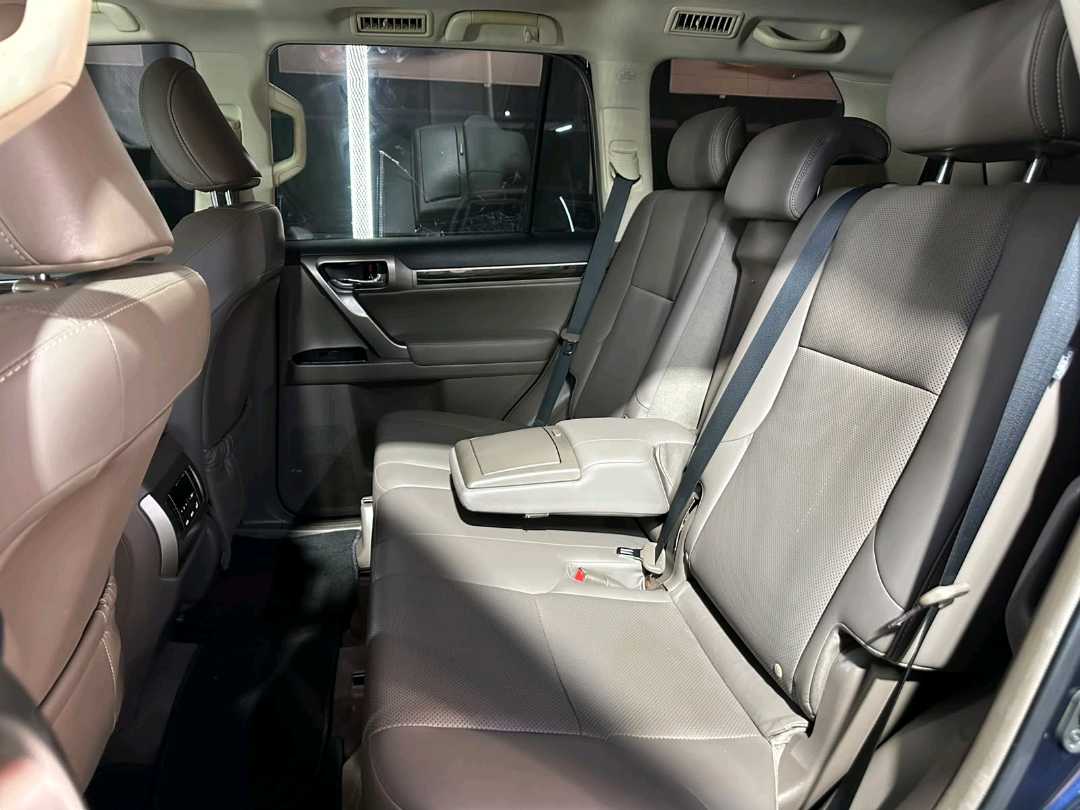 Car Image 2017 LEXUS GX 460 Platinum